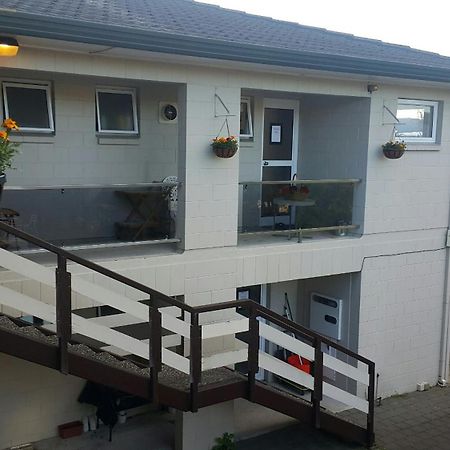 Six On Union Motel Роторуа Екстериор снимка
