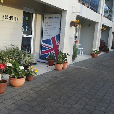 Six On Union Motel Роторуа Екстериор снимка